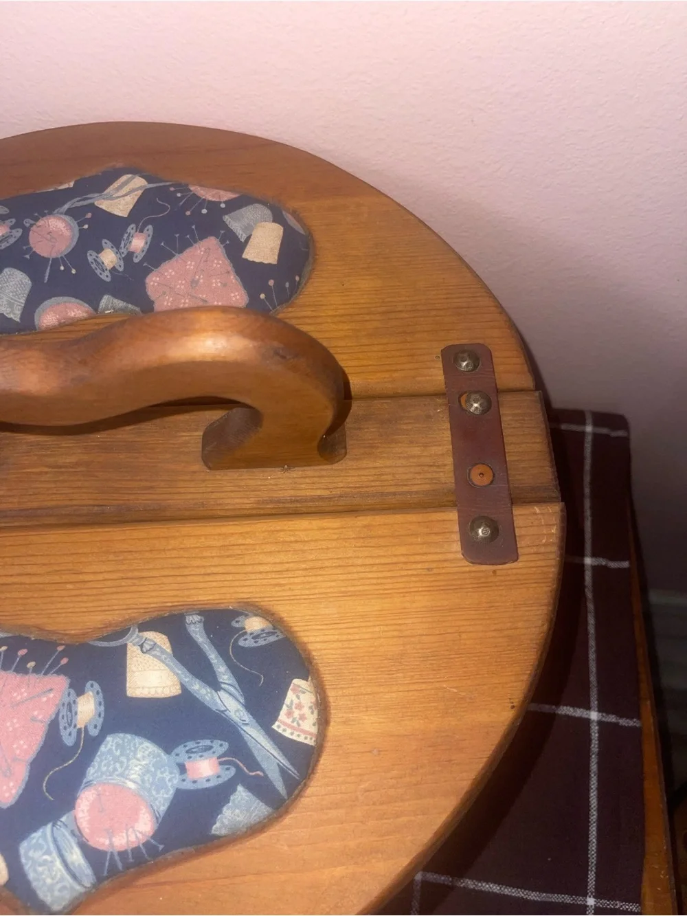 Wooden Heart Lidded Lined Sewing Picnic Basket Leather Hinges Vintage